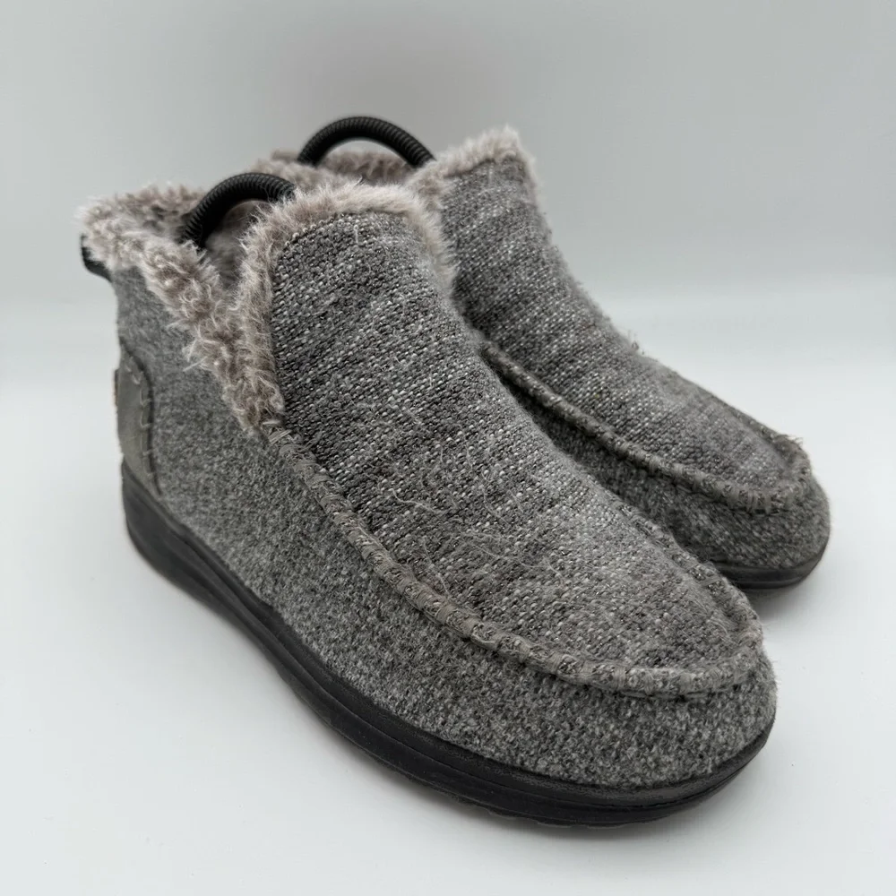 Women’s Hey Dude Denny Gray‎ Black Sleet Slip-On Ankle Boots Faux Fur Size 6